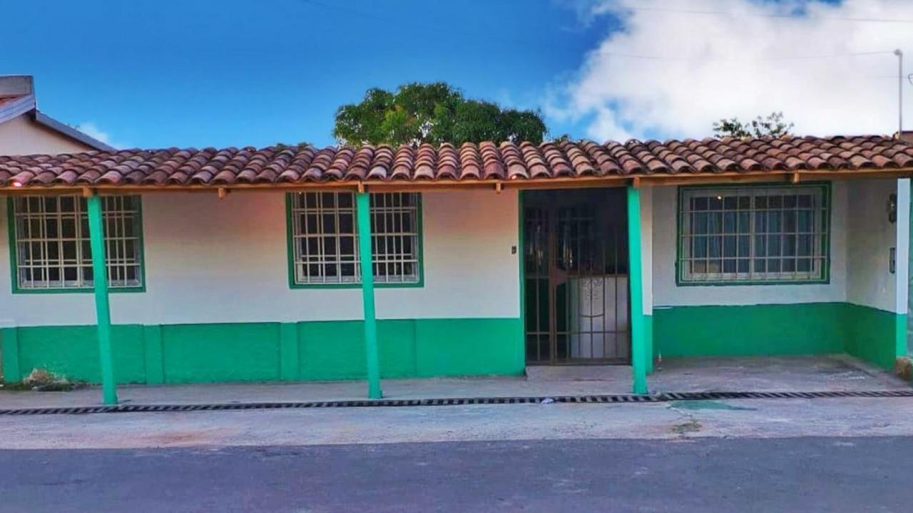 Hostel Travelers צ'יטרה מראה חיצוני תמונה