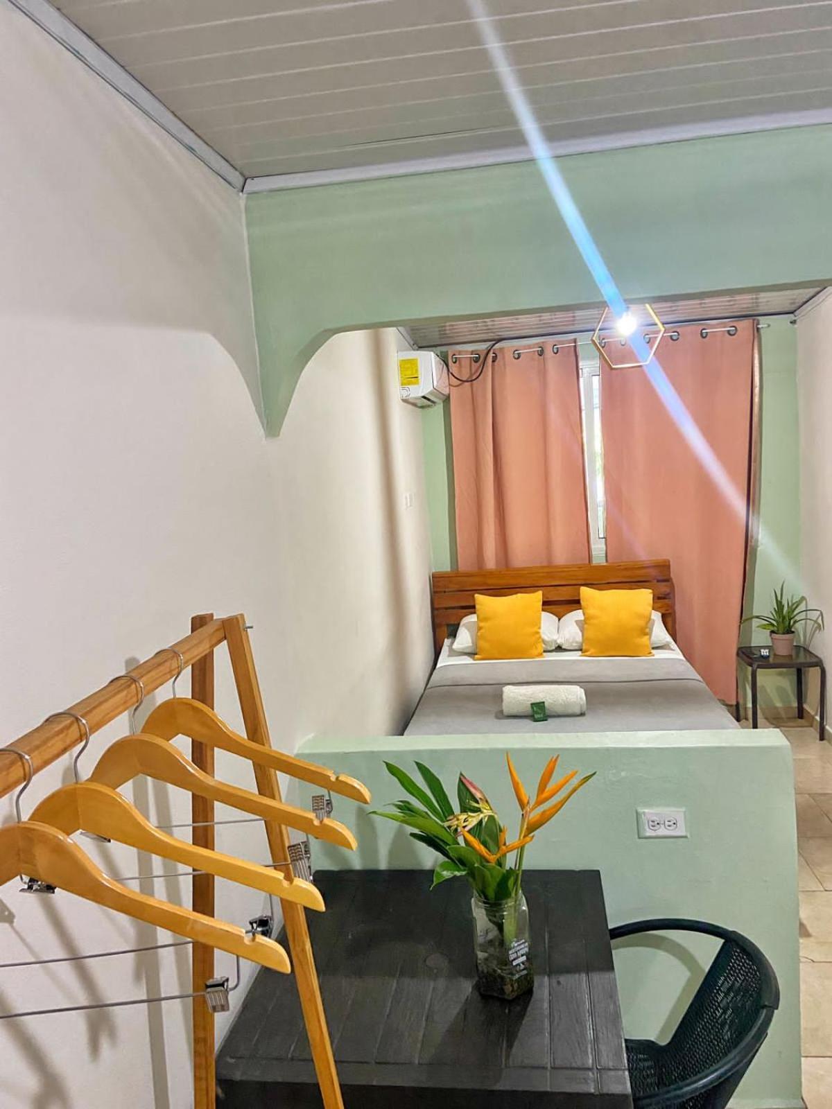Hostel Travelers צ'יטרה מראה חיצוני תמונה