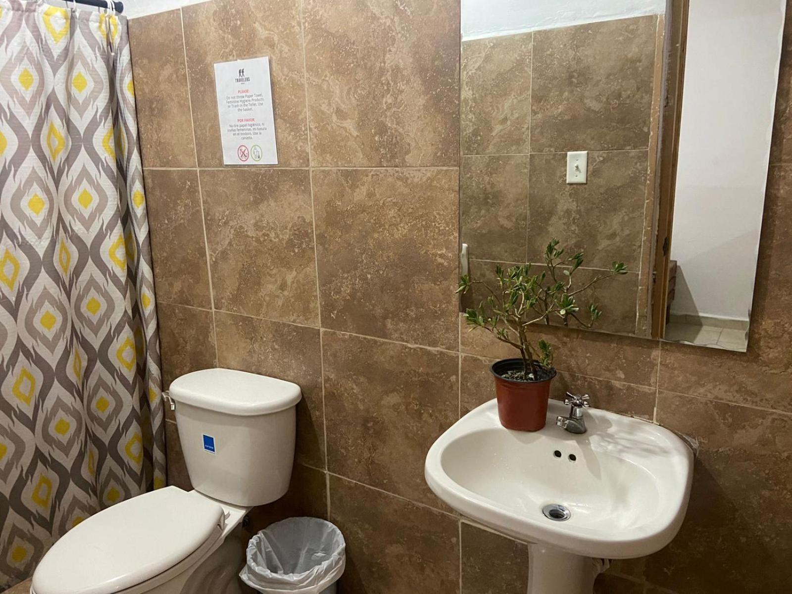 Hostel Travelers צ'יטרה מראה חיצוני תמונה