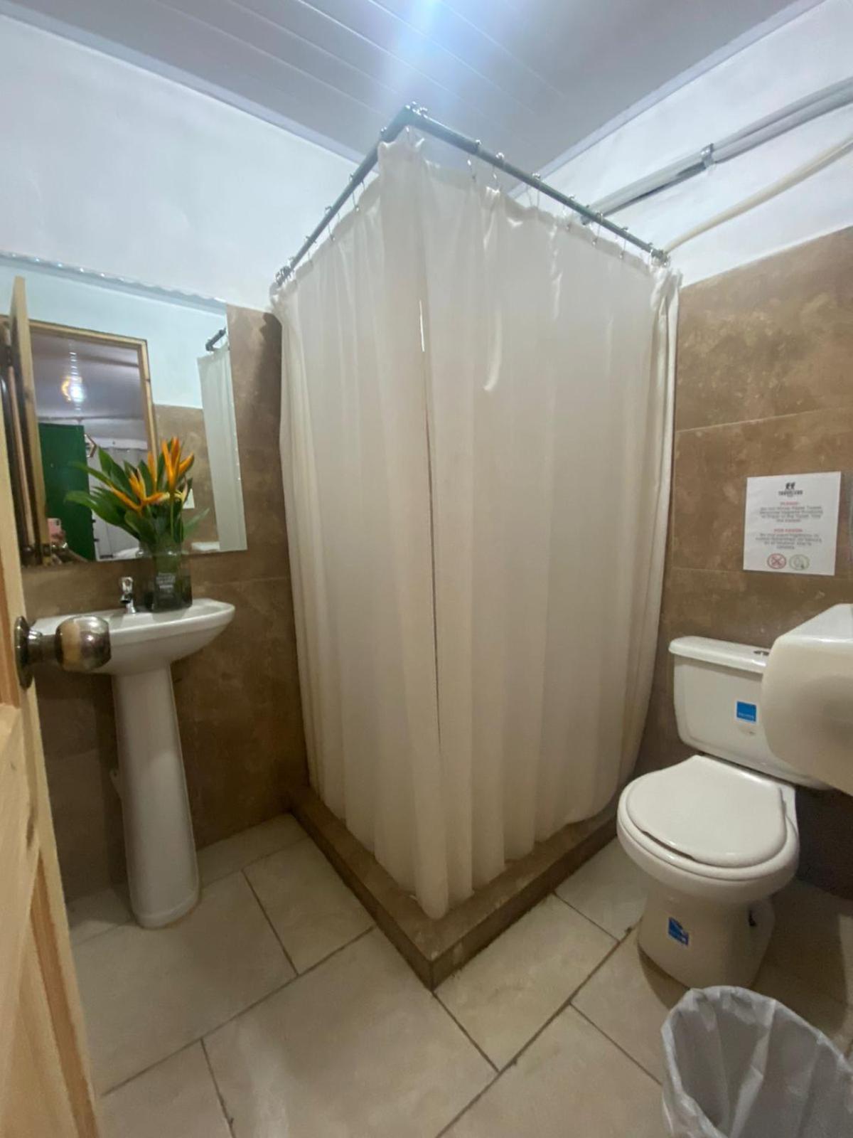Hostel Travelers צ'יטרה מראה חיצוני תמונה