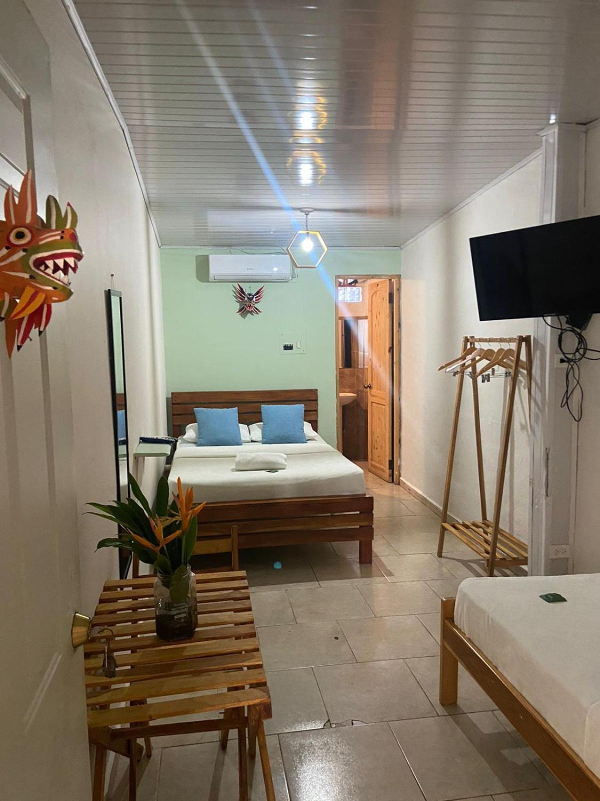Hostel Travelers צ'יטרה מראה חיצוני תמונה