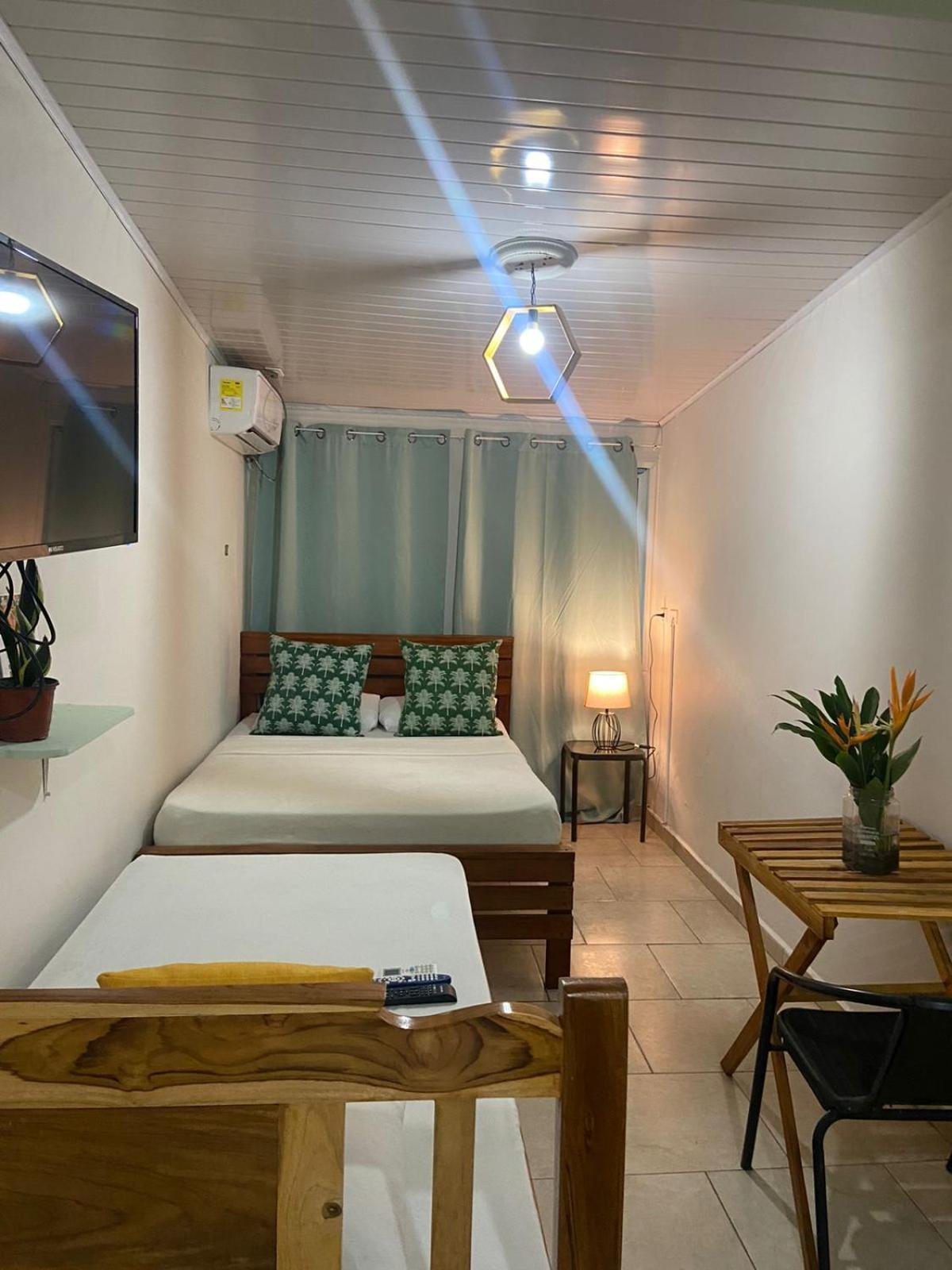 Hostel Travelers צ'יטרה מראה חיצוני תמונה