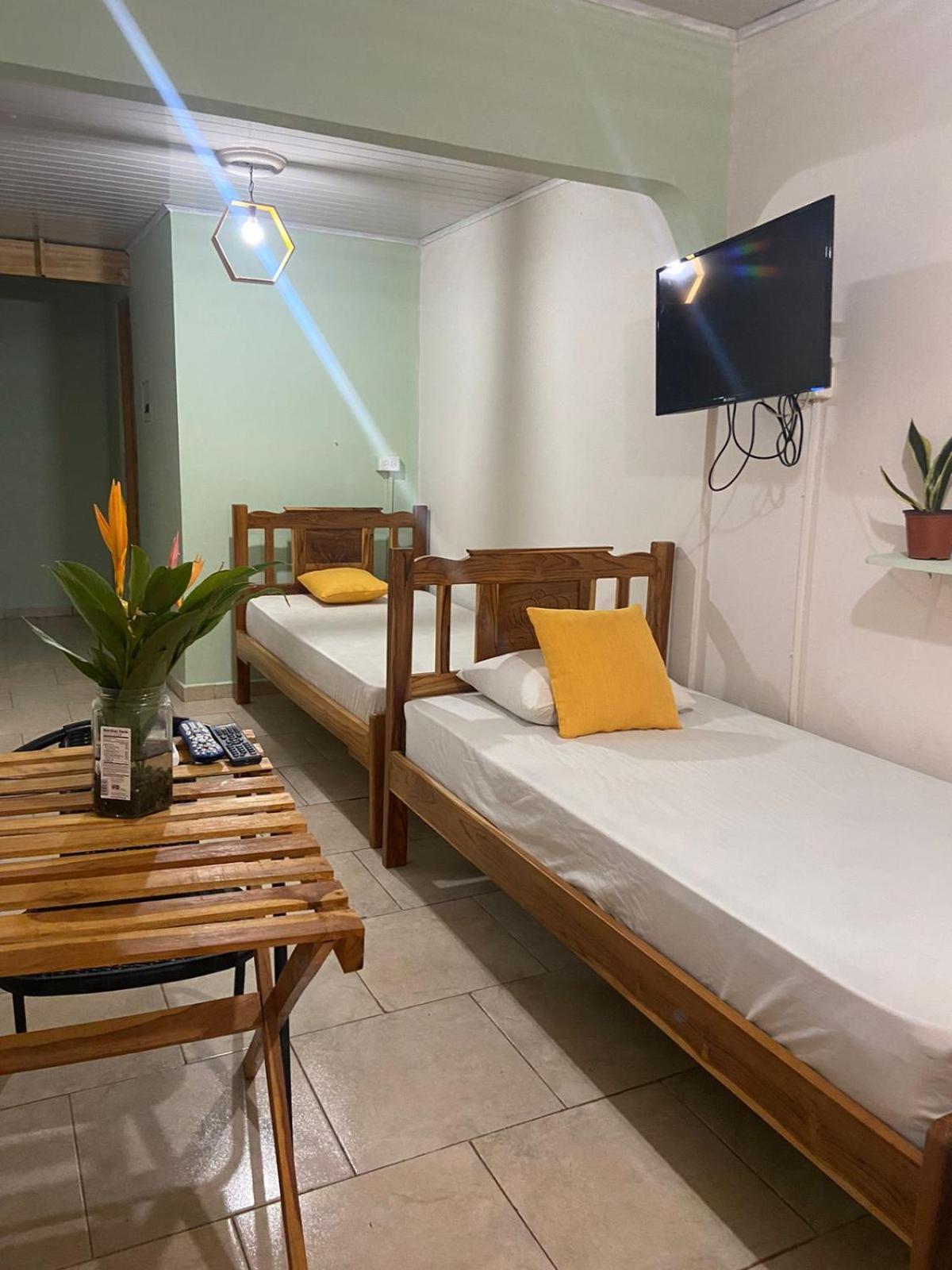 Hostel Travelers צ'יטרה מראה חיצוני תמונה