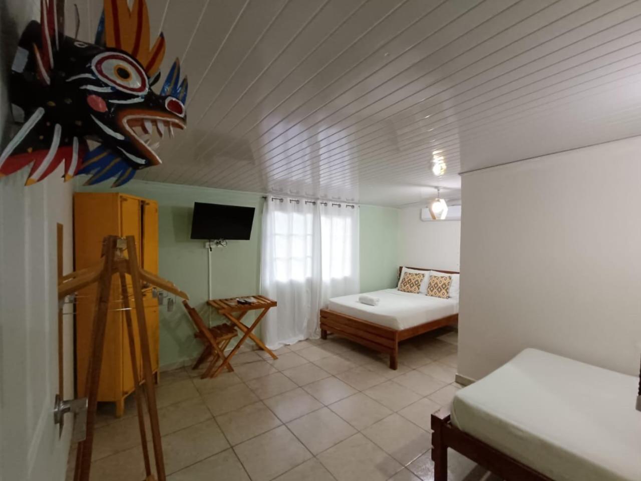Hostel Travelers צ'יטרה מראה חיצוני תמונה