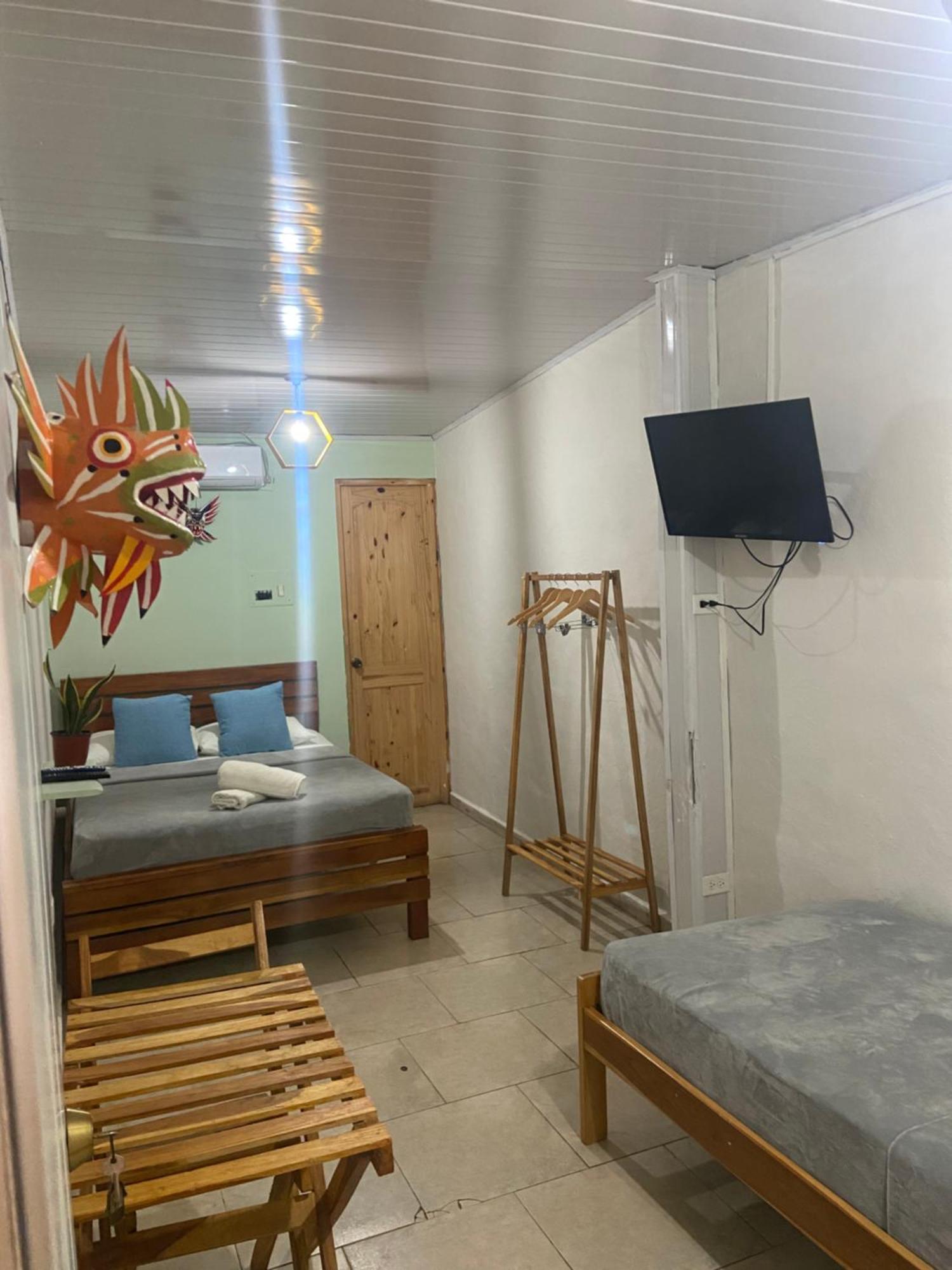 Hostel Travelers צ'יטרה מראה חיצוני תמונה